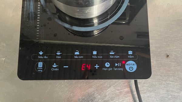 Sửa  Bếp Từ báo lỗi E4 01