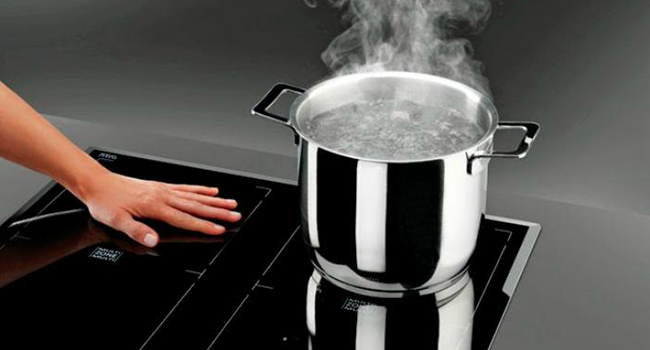 Lỗi bếp từ đang nấu bị ngắt - Nguyên nhân và cách khắc phục